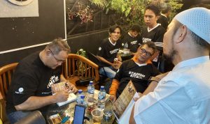 Di Tengah Komunitas Pers, Nama Teguh Santosa Sudah Tidak Asing Lagi, Senin (11/04/2022), (Foto: V24/AL)