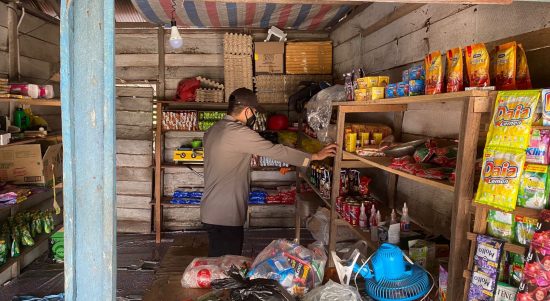 Minyak Goreng Memang Dicari Warga Dimana-mana, Selasa (12/04/2022), (Foto: V24/AL)