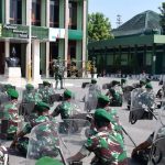 TNI Mengsiagakan Personelnya Dalam Menjaga Aksi Demo, Senin (11/04/2022), (Foto: V24/AL)