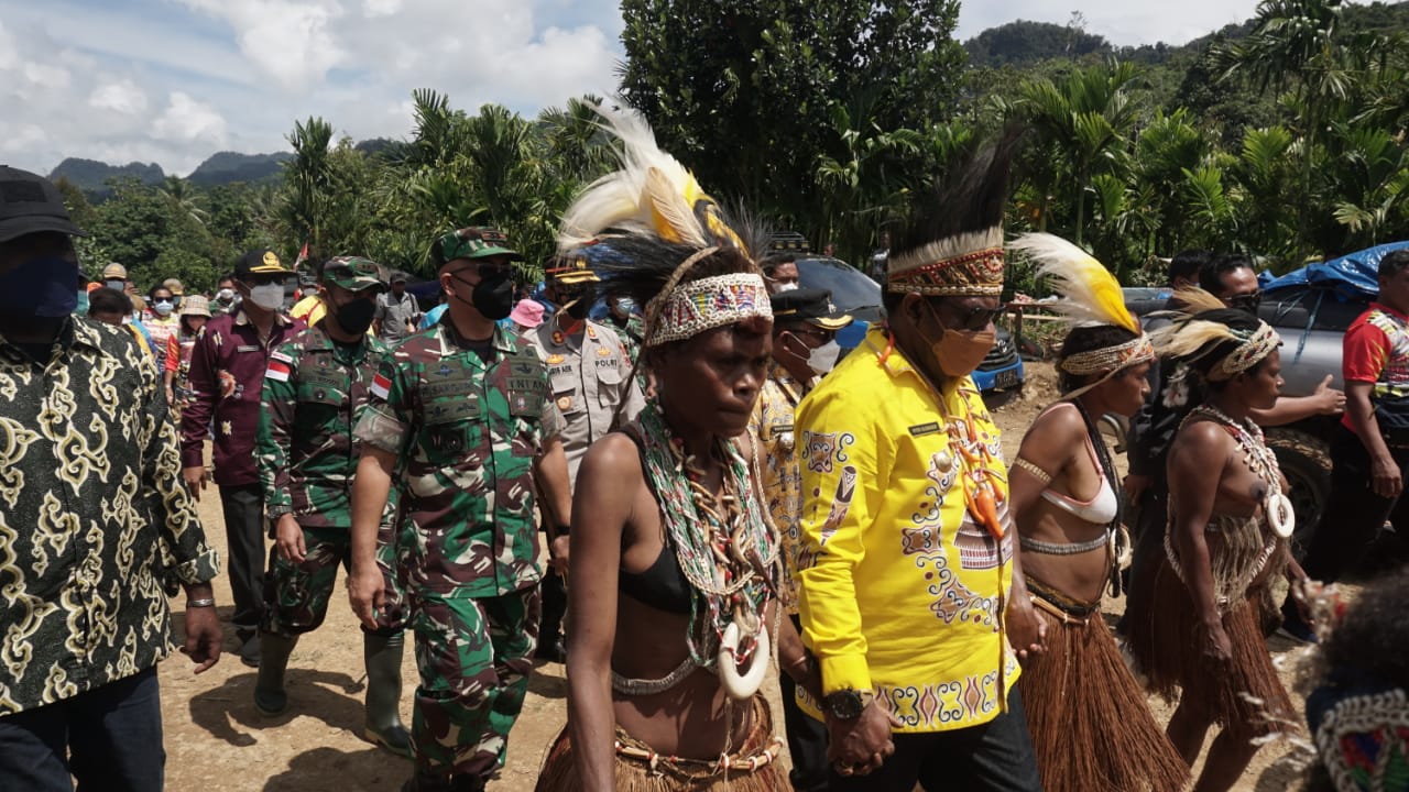 Rangkaian kegiatan HUT Keerom ke-19 dilaksanakan dengan tema Karya Tanpa Batas, Rabu (13/04/2022), (Foto: V24/AL)