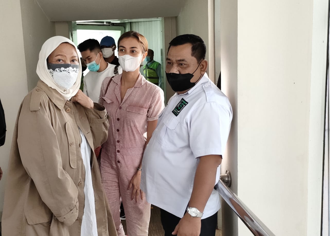 Kedatangan Ratna Sarumpaet ke Medan yang Sering Disebut Sebagai Aktivis HAM, Minggu (17/04/2022), (Foto: V24/Jacky)