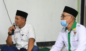 Dandim 0808/Blitar Bersama Baznas Kota Blitar Juga Memberikan Santunan Berupa Paket Sembako, Minggu (17/04/2022), (Foto: V24/Madli)