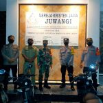 Salah Satu Kepatuhan Protokol Kesehatan Perayaan Ibadah Paskah Dengan Menggunakan Masker, Jumat (16/04/2022), (Foto: V24/Rudi)