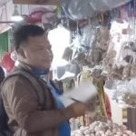 Polsek Melakukan Pengecekan Bahan Pokok di Sejumlah Pasar, Minggu (17/04/2022), (Foto: V24/AL)