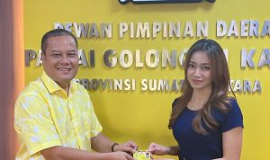 Aisyah Maharani, Usianya Baru 26 Tahun Buah Hati Dari (Alm) Marwan Dan Nita Kirana, Selasa (19/04/2022), (Foto: V24/Jacky) Aisyah Maharani, Usianya Baru 26 Tahun Buah Hati Dari (Alm) Marwan Dan Nita Kirana, Selasa (19/04/2022), (Foto: V24/Jacky)