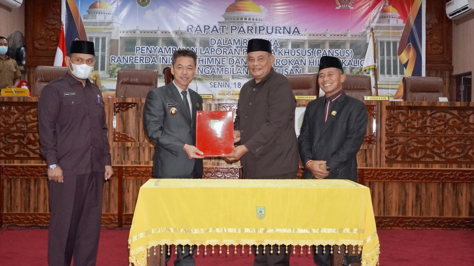 Rapat yang Dipimpin Wakil Ketua DPRD Abdullah dan Wakil Ketua DPRD Basiran Nur Efendi, Selasa (19/04/2022), (Foto: V24/Reza)
