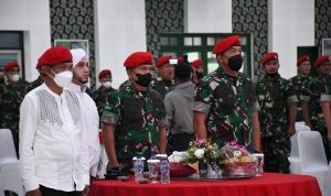 Pangdam I/BB Mengucapkan Selamat Ulang Tahun Disertai Doa dan Harapan, Selasa (19/04/2022), (Foto: V24/Jacky) Pangdam I/BB Mengucapkan Selamat Ulang Tahun Disertai Doa dan Harapan, Selasa (19/04/2022), (Foto: V24/Jacky)
