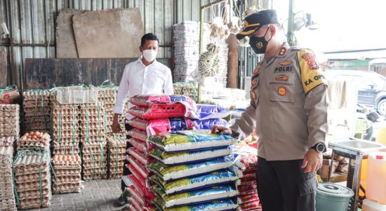 Stok Minyak Goreng Kemasan di Kabupaten Kutai Kartanegara Masih Tersedia dengan Terbatas, Kamis (21/04/2022), (Foto: V24/AL)