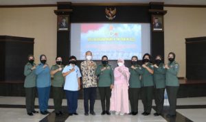Apel Bersama Dipimpin Oleh Ketua Umum Panitia Apel Bersama Letkol Chb (K) Tuti Umi Rohayati., Kamis (21/04/2022), (Foto: V24/AL)