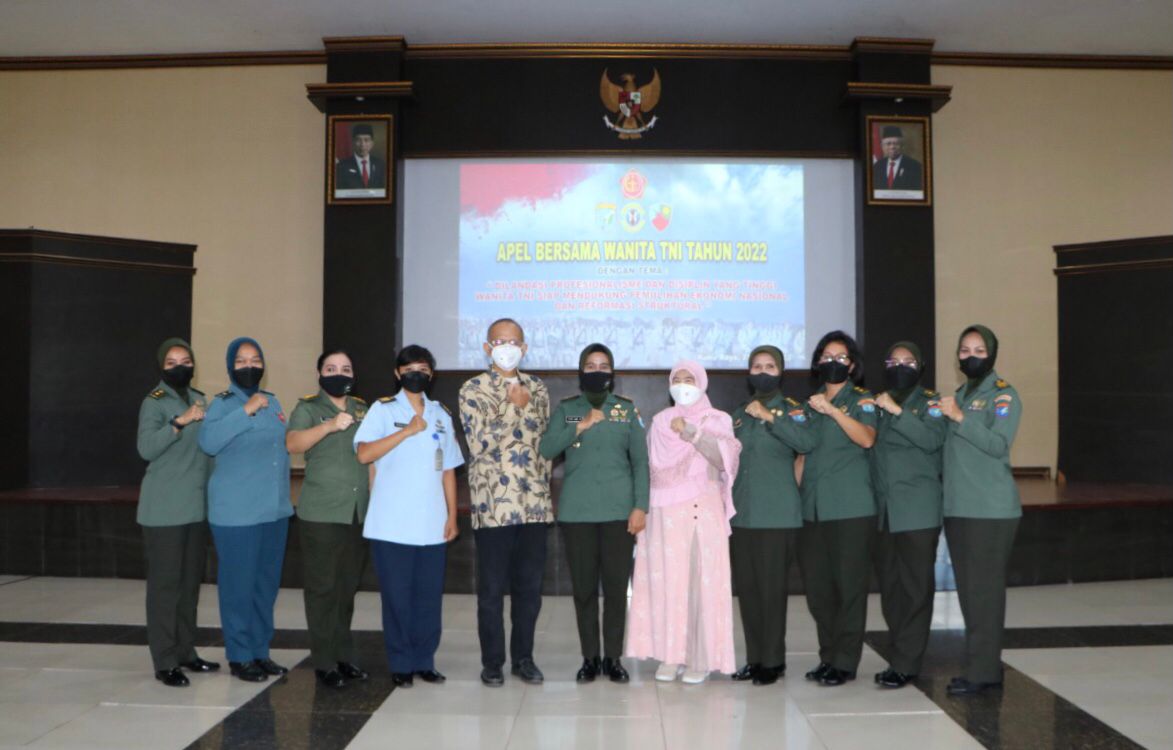 Apel Bersama Dipimpin Oleh Ketua Umum Panitia Apel Bersama Letkol Chb (K) Tuti Umi Rohayati., Kamis (21/04/2022), (Foto: V24/AL)