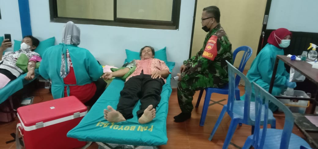 Majelis Tafsir Al Quran (MTA ) Cab Simo I Melakukan Kegiatan Sosial Donor Darah, Kamis (21/04/2022), (Foto: V24/Rudi)