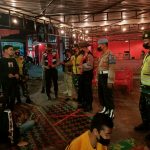 Satpol PP Tidak Pernah Bosan Terus Melaksanakan Sosialisasi dan Himbauan Prokes, Jumat (22/04/2022), (Foto: V24/Madli)