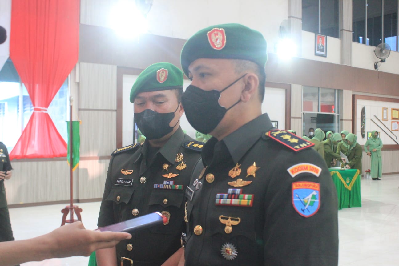 Upacara Pelantikan dan Serah Terima Jabatan Dipimpin Brigjen TNI Yudianto Putrajaya, Sabtu (23/04/2022), (Foto: V24/AL)