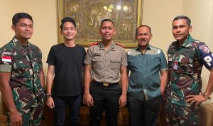 Maruli Bertemu dengan Tiga dari 4 Putranya, Selasa (23/04/2022), (Foto: V24/M.anwar) Maruli Bertemu dengan Tiga dari 4 Putranya, Selasa (23/04/2022), (Foto: V24/M.anwar)