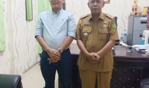 Partai Golkar Sumut Zulkifli Memberikan Ratusan Paket itu Berasal dari Bantuan Ketua DPD Partai Golkar, Senin (25/04/2022), (Foto: V24/VINA) Partai Golkar Sumut Zulkifli Memberikan Ratusan Paket itu Berasal dari Bantuan Ketua DPD Partai Golkar, Senin (25/04/2022), (Foto: V24/VINA)