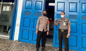 Iptu Christin Malahayati Simanjuntak Bersama Anggotanya Melakukan Patroli , Selasa (26/04/2022), (Foto: V24/M.anwar) Iptu Christin Malahayati Simanjuntak Bersama Anggotanya Melakukan Patroli , Selasa (26/04/2022), (Foto: V24/M.anwar)