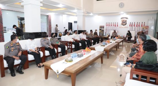 Kedatangan Menteri Pemberdayaan Perempuan dan Perlindungan Anak RI di Polda Sumut, Selasa (26/04/2022), (Foto: V24/M.anwar)