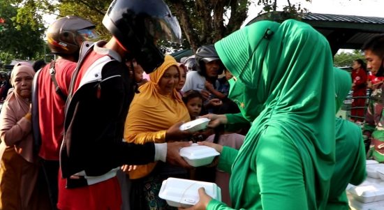 Koorcab Rem 011 PD Iskandar Muda Menggelar Bhakti Sosial, Selasa (26/04/2022), (Foto: V24/AL)