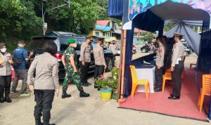 Kapolda Sumatera Barat Irjen Pol Teddy Minahasa P, SH, S.Ik. MH meninjau Pos Pengamanan dan Pos Pelayanan pada Operasi Ketupat Singgalang 2022., Rabu (27/04/2022), (Foto: V24/AL)