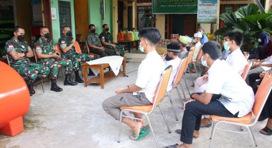 Panti Asuhan Al Hidayah Menerima Sebanyak 37 Paket Sembako, Rabu (27/04/2022), (Foto: V24/AL)