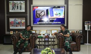 Staf Ahli Kasad Bidang Ekonomi, Keuangan dan Perdagangan di Ruang Koridor Gedung A Makodam XII/Tpr., Senin (27/04/2022), (Foto: V24/Dedi)