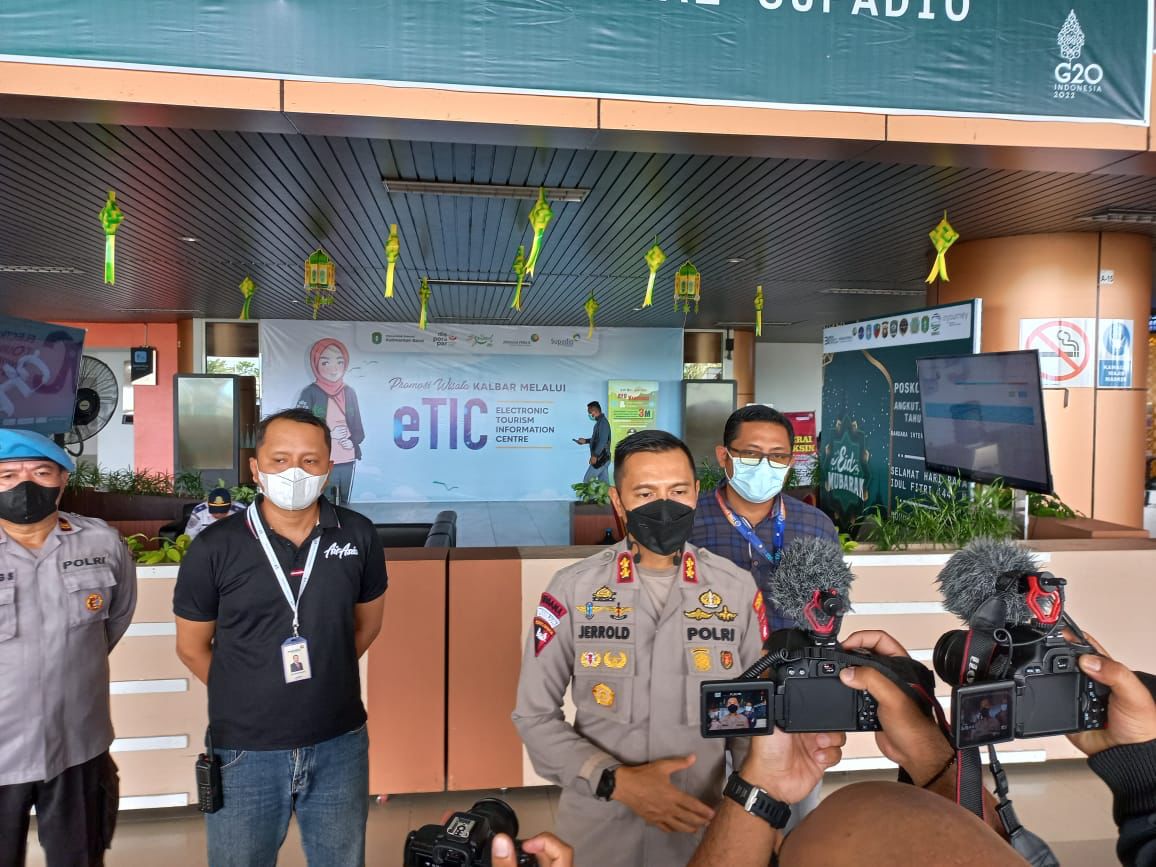 Dalam Kunjungan Kapolres Beserta Rombongan Disambut Langsung Oleh Kapolsekwas, Rabu (27/04/2022), (Foto: V24/Dedi)
