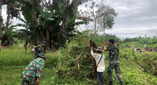 Kegiatan Berlangsung Dipimpin Oleh Danpos Yamara Beserta 10 Orang Anggota, Jumat (29/04/2022), (Foto: V24/AL)