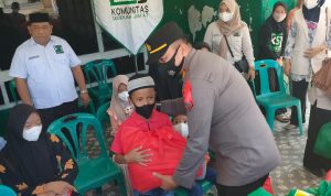 KSJ Pusat dan KSJ Kabupaten Batu Bara juga menyantuni 30 anak yatim-piatu , Jumat (29/04/2022), (Foto: V24/AL)