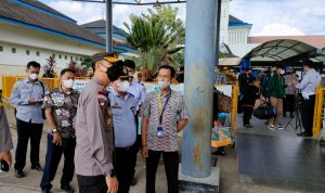 Rombongan Kepolisian Kubu Raya Mengunjungi Posko Keamanan, Jumat (29/04/2022), (Foto: V24/Dedi)