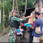 Bapak Jems Maunda (46) yang Merupakan Kepala Kampung Yuwainda Melakukan Koordinasi, Sabtu (30/04/2022), (Foto: V24/AL)