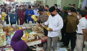 Kegiatan Dilakukan Untuk Memastikan Ketersediaan Minyak Goreng, Jumat (29/04/2022), (Foto: V24/AL)
