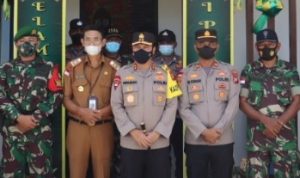 Irjen Pol Suryanbodo Asmoro melakukan kunjungan ke Pos lintas batas Aruk , Jumat (29/04/2022), (Foto: V24/AL)