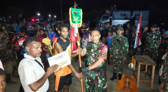 Turnamen bola volley yang diikuti oleh 8 (delapan) kampung, Sabtu (30/04/2022), (Foto: V24/AL)