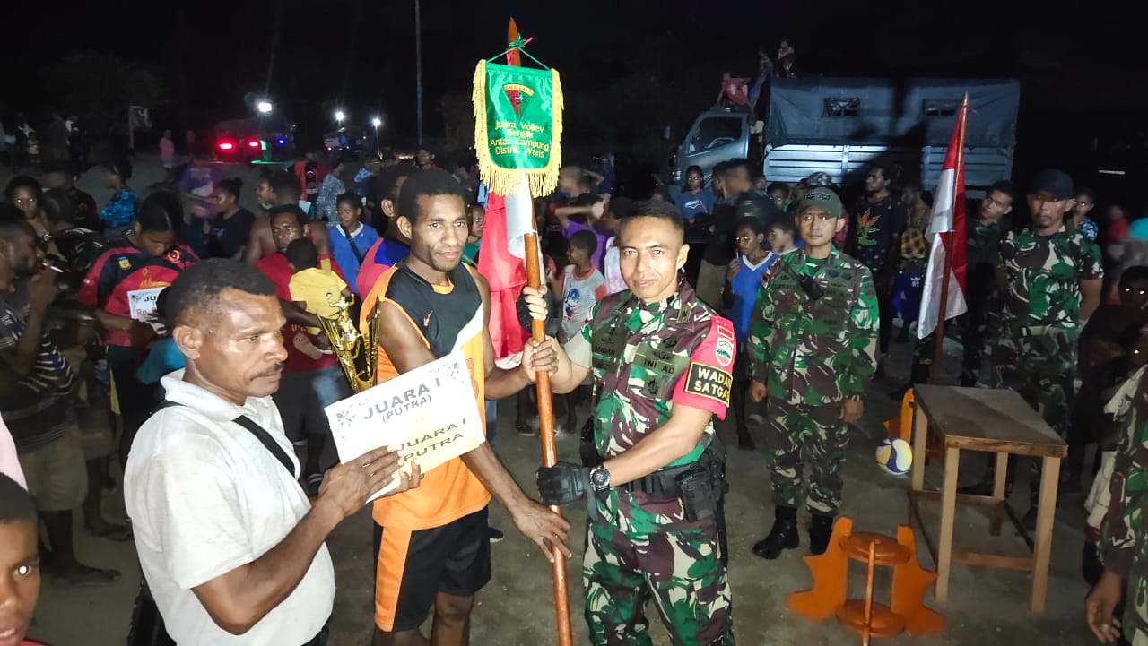 Turnamen bola volley yang diikuti oleh 8 (delapan) kampung, Sabtu (30/04/2022), (Foto: V24/AL)