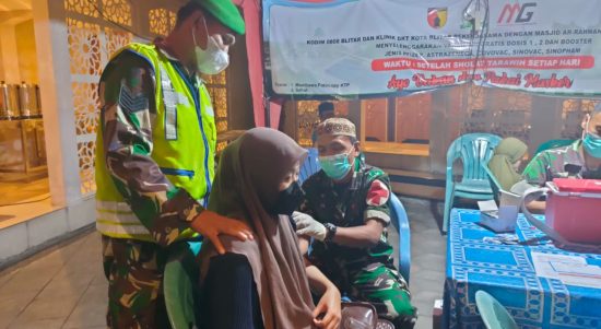 Kapten Chb Arif Naryanto tidak lupa juga selalu menghimbau kepada warga, Sabtu (30/04/2022), (Foto: V24/Madli)