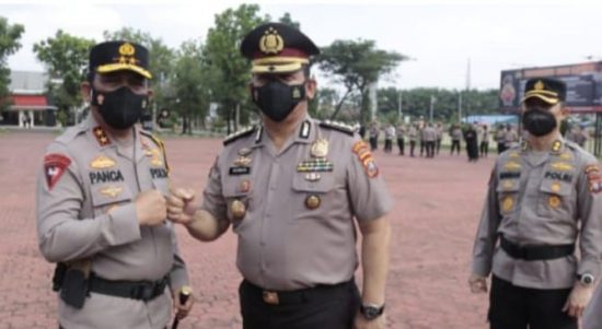 Kapoldasu mengucapkan selamat pada Pak Ikhwan Lubis, Jumat (29/04/2022), (Foto: V24/M.anwar)