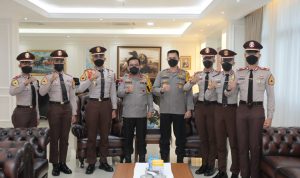 Kapolda Sumut juga di dampingi Wakapolda Sumu dan Kabid Humas Polda Sumut, Sabtu (01/05/2022), (Foto: V24/M.anwar)