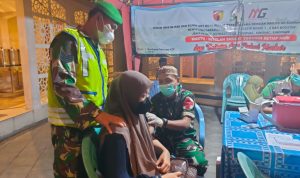 Vaksinasi Kali ini di Gelar di Halaman Masjid Ar Rahman, Sabtu (30/05/2022), (Foto: V24/Madli)