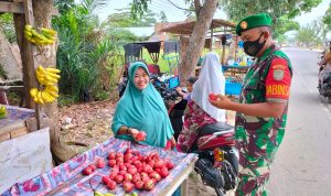 Sertu Azlin Babinsa Koramil 22/Langsa Barat Terlihat Sedang Turun ke Kedai-Kedai, Selasa (03/05/2022), (Foto: V24/AL) Sertu Azlin Babinsa Koramil 22/Langsa Barat Terlihat Sedang Turun ke Kedai-Kedai, Selasa (03/05/2022), (Foto: V24/AL)