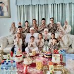 Komisi IX DPR RI Fraksi PDI Perjuangan, Dr. Dewi Aryani, M.Si menggelar kegiatan santunan dan silaturahmi bersama anak yatim dan tokoh masyarakat di Kabupaten , Rabu (04/05/2022), (Foto: V24/AL)