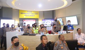 Pejabat Utama Serlta Para Kapolres/Ta/Tabes Jajaran Polda Sumut Melalui Sarana Zoom, Rabu (04/05/2022), (Foto: V24/M.anwar) Pejabat Utama Serlta Para Kapolres/Ta/Tabes Jajaran Polda Sumut Melalui Sarana Zoom, Rabu (04/05/2022), (Foto: V24/M.anwar)