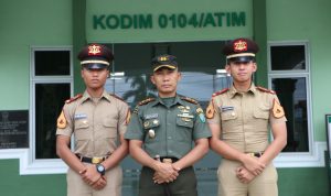 Dandim Mengucapkan Selamat Kepada Selamat Kepada Siswa Taruna Akmil yang Lulus, Jumat (06/05/2022), (Foto: V24/AL) Dandim Mengucapkan Selamat Kepada Selamat Kepada Siswa Taruna Akmil yang Lulus, Jumat (06/05/2022), (Foto: V24/AL)