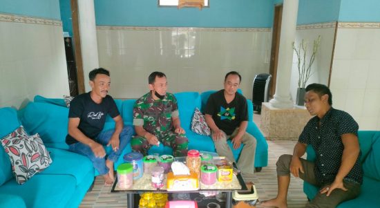 Kodim 0808/Blitar Melaksanakan Anjangsana dan Silaturahmi Dengan Warga Binaannya, Sabtu (07/05/2022), (Foto: V24/Madli)