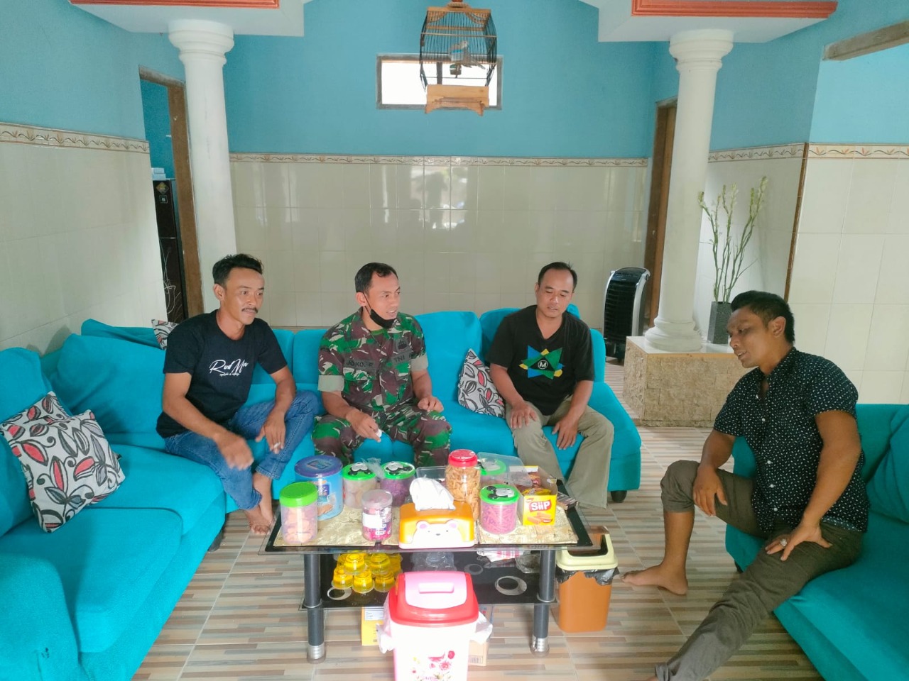 Kodim 0808/Blitar Melaksanakan Anjangsana dan Silaturahmi Dengan Warga Binaannya, Sabtu (07/05/2022), (Foto: V24/Madli)