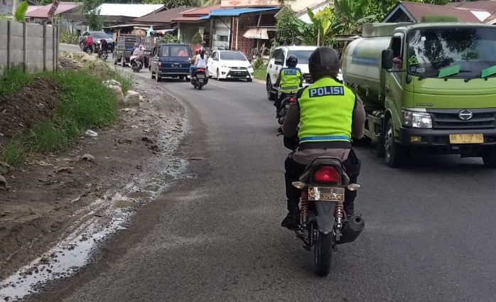 Berpatroli Naik Motor di Brastagi Memang Seru, Sabtu (07/05/2022), (Foto: V24/M.anwar)