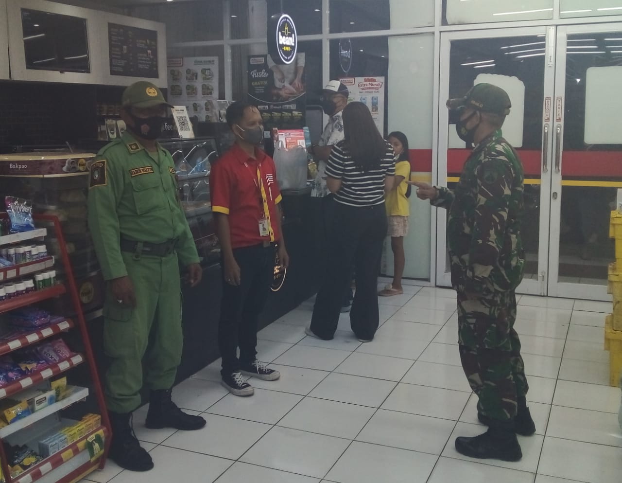 Rutinitas Patroli Malam Dilaks Ditempat- Tempat yang Dianggap Rawan, Senin (09/05/2022), (Foto: V24/AL)