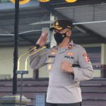 Pol Mardiaz Kusin Dwihananto, S.I.K., M.Hum Memimpin Apel Pagi, Selasa (10/05/2022), (Foto: V24/AL)
