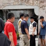 Ketua Umum KSJ Saharuddin Juga Berikan Bantuan Sembako, Sabtu (07/05/2022), (Foto: V24/AL)