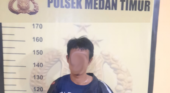 Pelaku yang ditangkap bernama Jonathan Bangun (31) warga Jalan Pasar Pinter, Selasa (10/05/2022), (Foto: V24/AL)