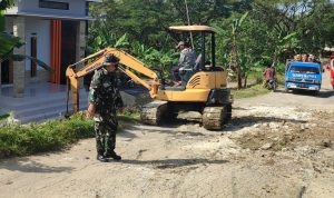 TNI Manunggal Membangun Desa (TMMD) adalah salah satu wujud Operasi Bhakti TNI, Rabu (11/05/2022), (Foto: V24/AL)